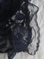 Jupe noire en satin recouvert de tulle  motif lgant gothique burlesque