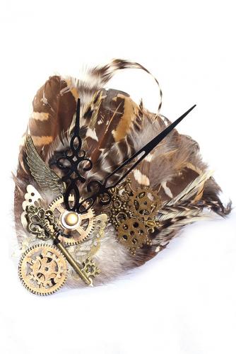 Coif, headdress with gear, keys, old gold style, wings and feathers